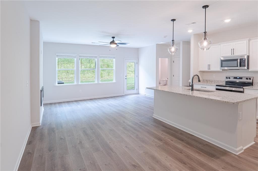 3 bedroom, 3 bathroom, 1,713 sq ft townhouse for rent at 365 Summit View Lane 5, Jasper, GA 30143 for $2,100 a month — photo 4