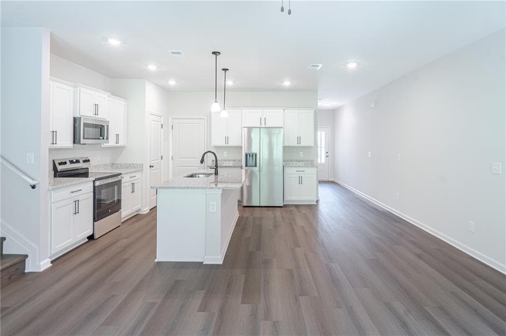 3 bedroom, 3 bathroom, 1,713 sq ft townhouse for rent at 365 Summit View Lane 6, Jasper, GA 30143 for $2,100 a month — photo 3