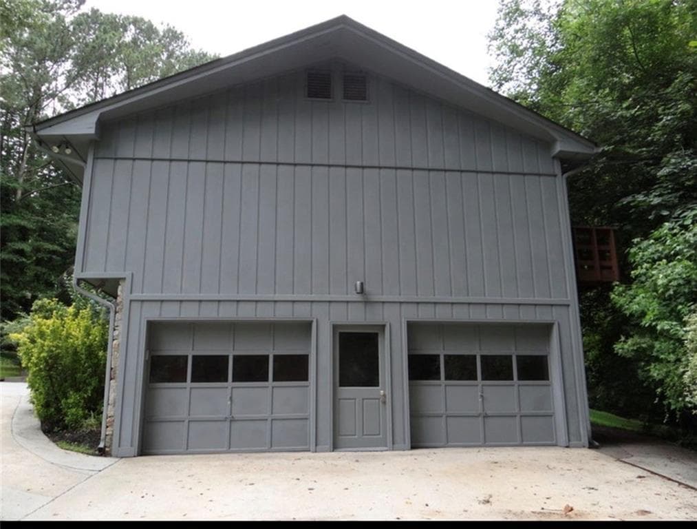 5 bedroom, 3 bathroom, 3,880 sq ft single family residence for sale at 4693 Rivercliff Drive, Lilburn, GA 30047 — photo 3