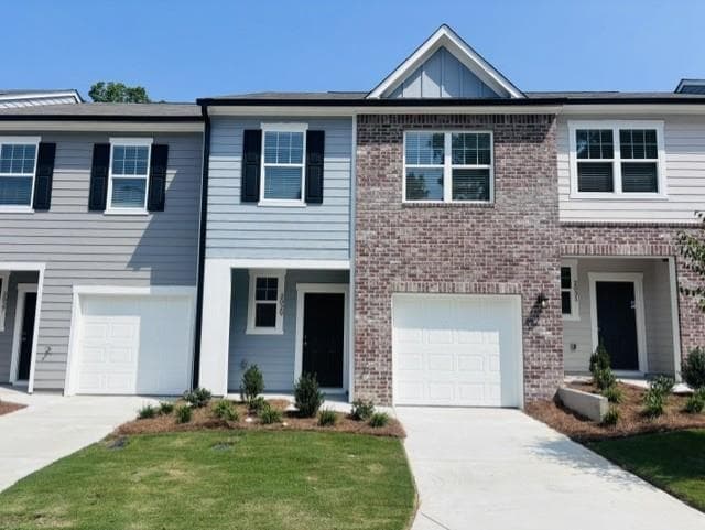 3 bedroom, 3 bathroom, 1,421 sq ft townhouse under contract at 2029 Ayla Drive, Douglasville, GA 30135