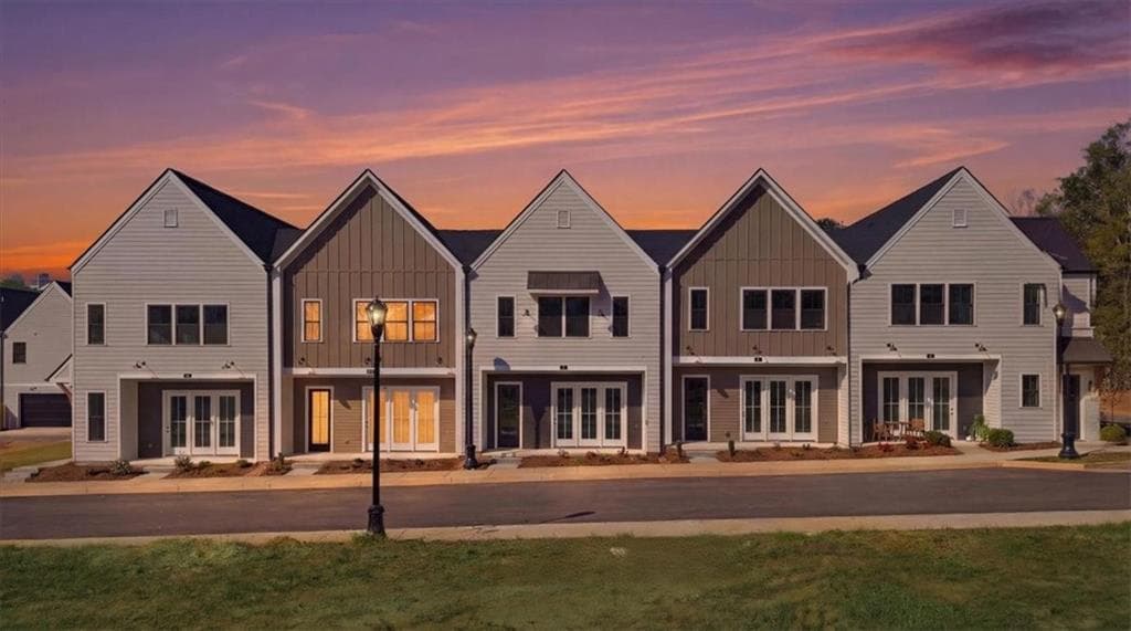 3 bedroom, 3 bathroom, 1,870 sq ft townhouse for sale at 43 Peony Street, Braselton, GA 30517 — photo 4