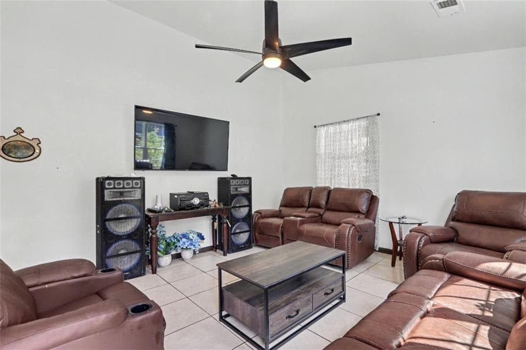 3 bedroom, 2 bathroom, 1,028 sq ft single family residence for sale at 9018 Huntwood Lane, Riverdale, GA 30274 — photo 5