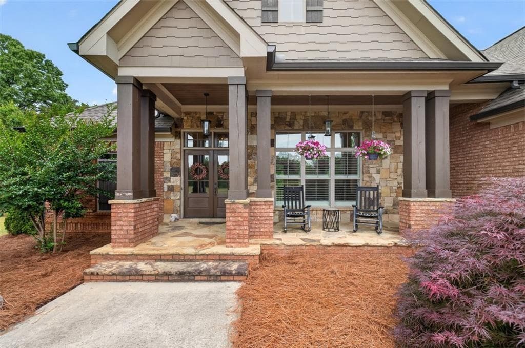 4 bedroom, 5 bathroom, 5,922 sq ft single family residence for sale at 436 Thunder Road, Buford, GA 30518 — photo 2