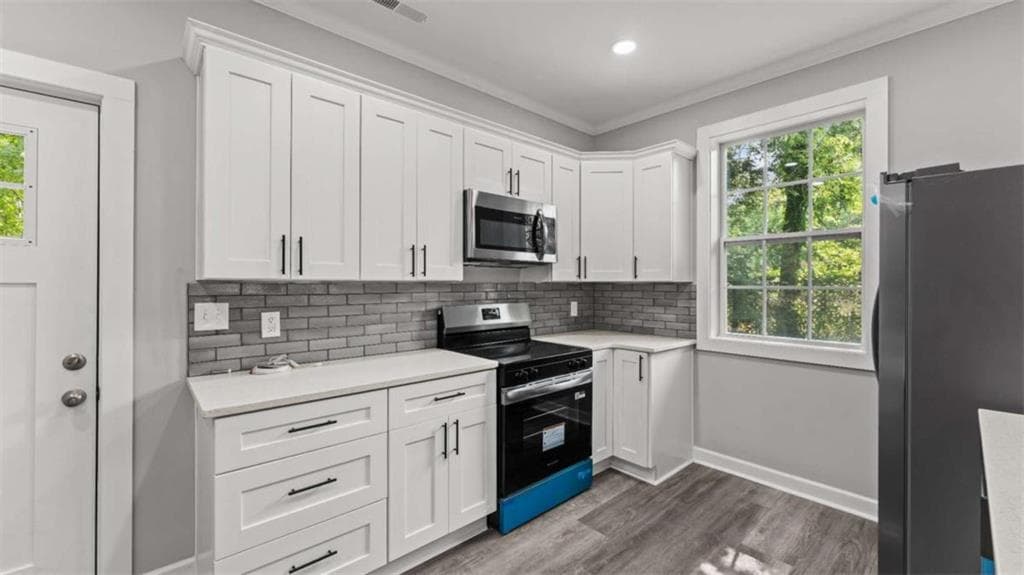 3 bedroom, 3 bathroom, 1,512 sq ft single family residence under contract at 147 W Ellawood Avenue, Cedartown, GA 30125 — photo 9