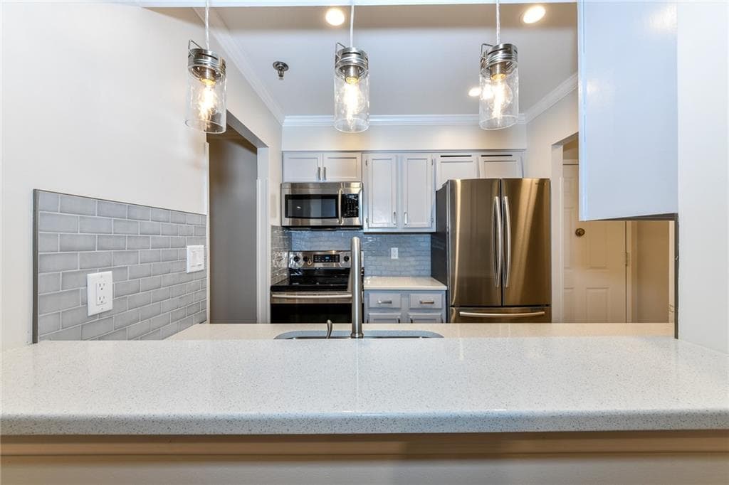 1 bedroom, 1 bathroom, 760 sq ft condominium for rent at 300 Johnson Ferry Road A210, Sandy Springs, GA 30328 for $2,448 a month — photo 2