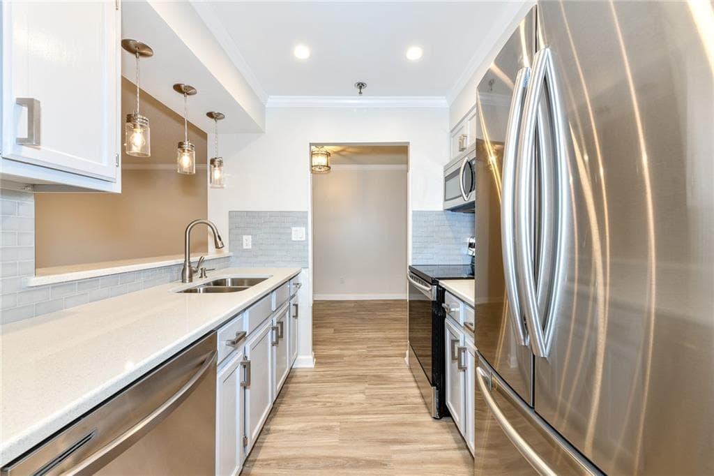 1 bedroom, 1 bathroom, 760 sq ft condominium for rent at 300 Johnson Ferry Road A210, Sandy Springs, GA 30328 for $2,448 a month — photo 6