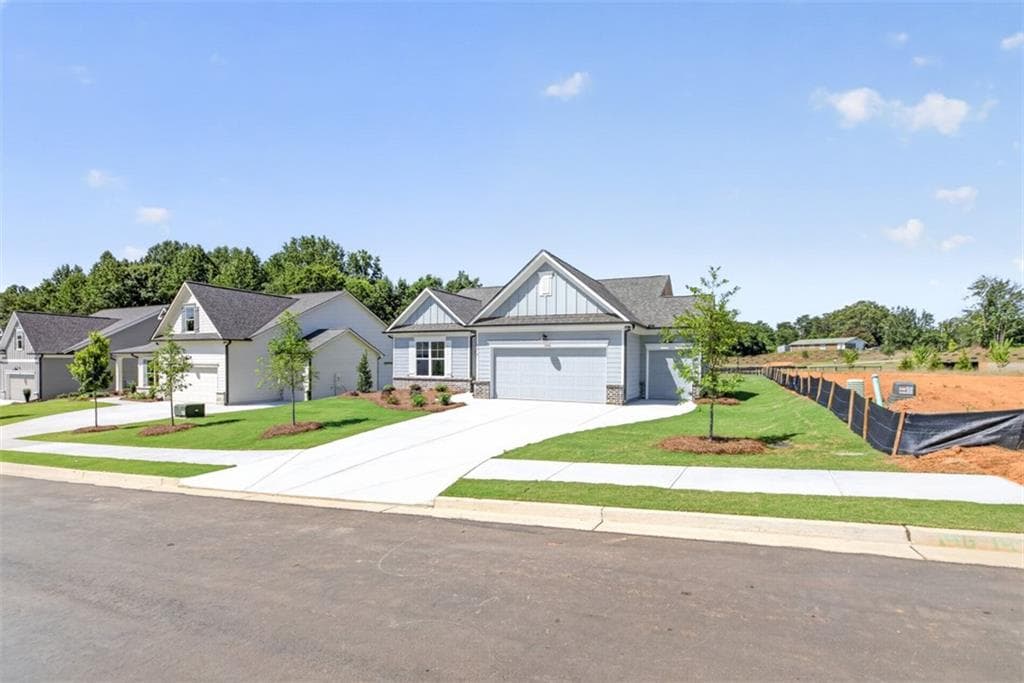 3 bedroom, 2 bathroom, 1,510 sq ft single family residence for sale at 2019 Oconee Bluff Drive, Athens, GA 30601 — photo 2