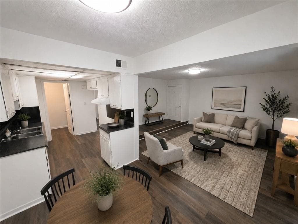 2 bedroom, 1 bathroom, 994 sq ft condominium for sale at 3183 Nectarine Circle, Decatur, GA 30034 — photo 3