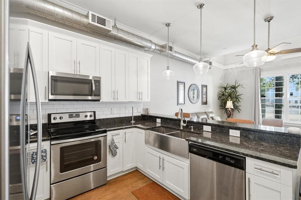 2 bedroom, 3 bathroom, 1,368 sq ft townhouse for rent at 3371 Dogwood Drive 240, Hapeville, GA 30354 for $2,295 a month — photo 8