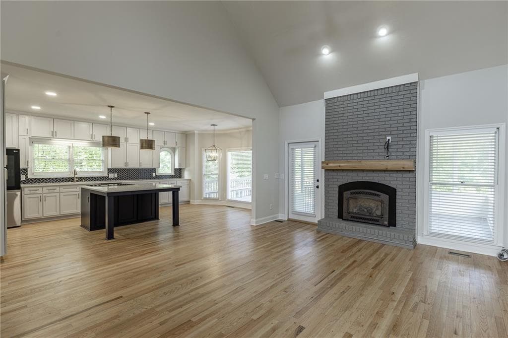 5 bedroom, 5 bathroom, 4,106 sq ft single family residence for sale at 3209 Thompson Mill Road, Buford, GA 30519 — photo 7