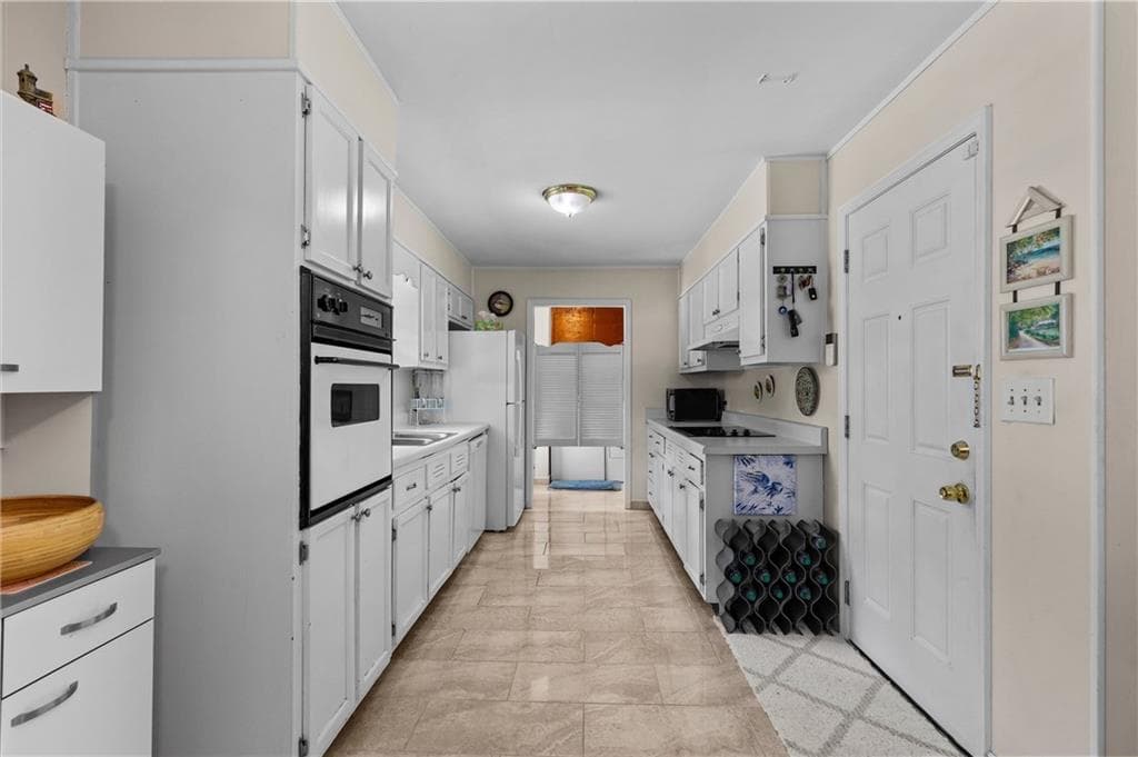 3 bedroom, 2 bathroom, 1,538 sq ft single family residence under contract at 1713 Kimberly Drive, Marietta, GA 30008 — photo 9