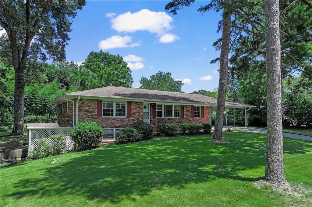 3 bedroom, 2 bathroom, 1,538 sq ft single family residence under contract at 1713 Kimberly Drive, Marietta, GA 30008
