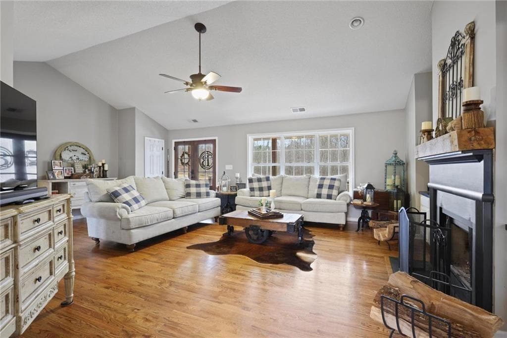 5 bedroom, 3 bathroom, 3,218 sq ft single family residence under contract at 342 Miller Path, Temple, GA 30179 — photo 2