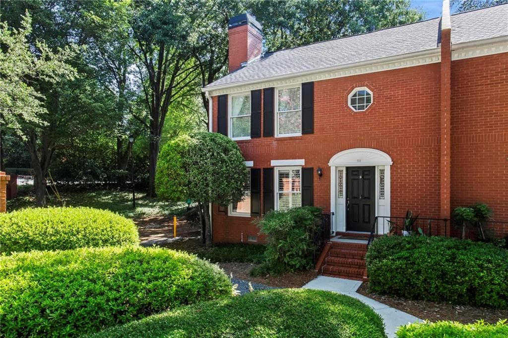 2 bedroom, 3 bathroom, 1,784 sq ft townhouse for sale at 101 Defoors Mill Drive, Atlanta, GA 30318 — photo 2