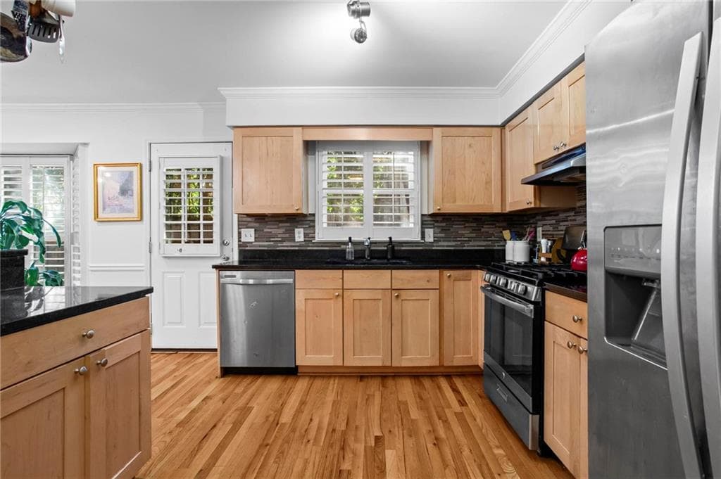 2 bedroom, 3 bathroom, 1,784 sq ft townhouse for sale at 101 Defoors Mill Drive, Atlanta, GA 30318 — photo 7