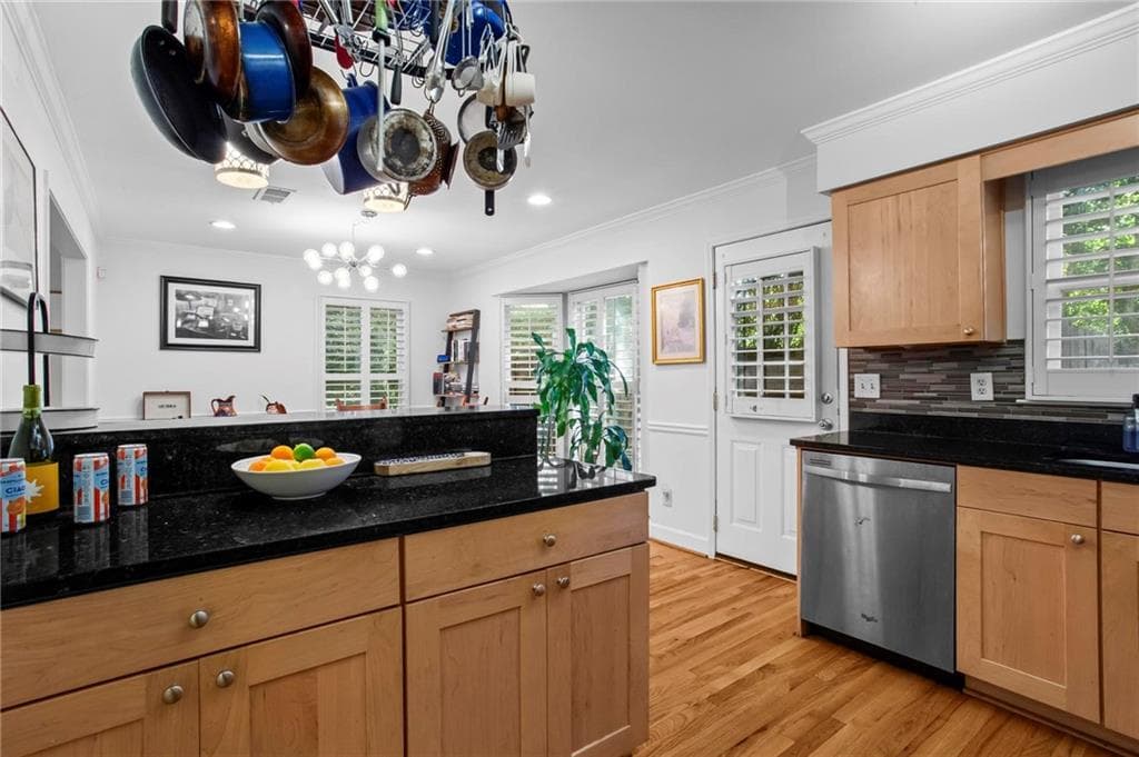 2 bedroom, 3 bathroom, 1,784 sq ft townhouse for sale at 101 Defoors Mill Drive, Atlanta, GA 30318 — photo 9