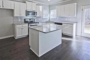 5 bedroom, 3 bathroom single family residence for rent at 1406 Weeping Tree Drive, Auburn, GA 30011 for $2,450 a month — photo 9