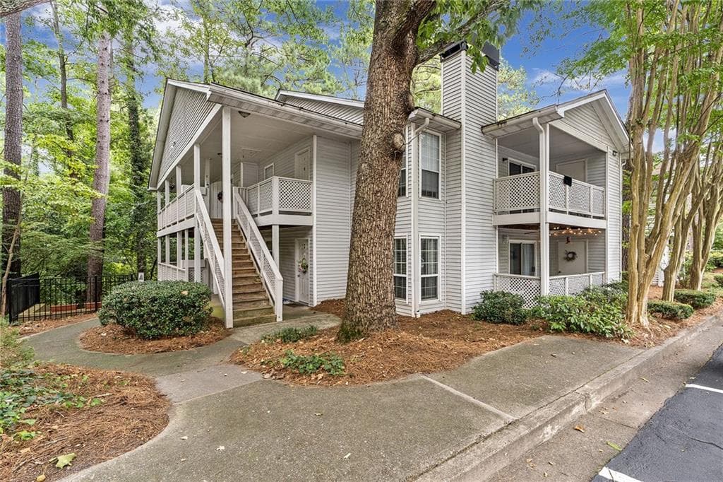 2 bedroom, 2 bathroom, 1,060 sq ft condominium for rent at 6800 Glenridge Drive 6820a, Atlanta, GA 30328 for $1,700 a month — photo 1 of 28