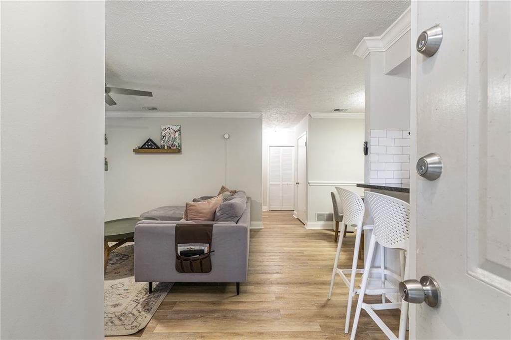 2 bedroom, 2 bathroom, 1,060 sq ft condominium for rent at 6800 Glenridge Drive 6820a, Atlanta, GA 30328 for $1,700 a month — photo 2