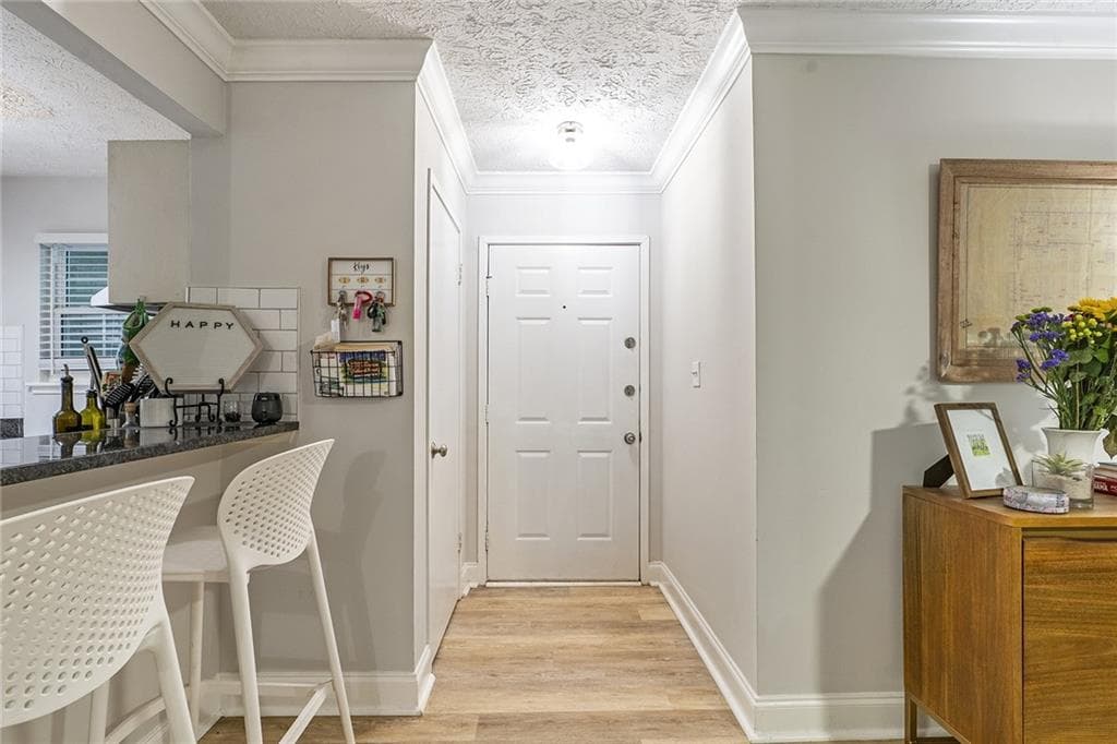 2 bedroom, 2 bathroom, 1,060 sq ft condominium for rent at 6800 Glenridge Drive 6820a, Atlanta, GA 30328 for $1,700 a month — photo 3