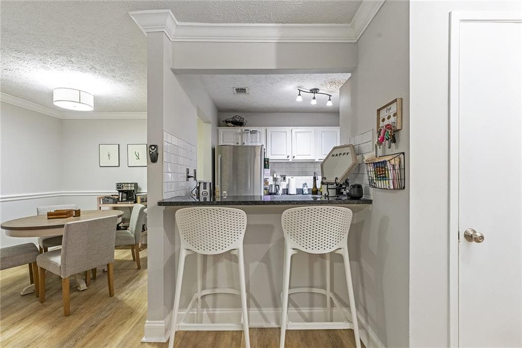 2 bedroom, 2 bathroom, 1,060 sq ft condominium for rent at 6800 Glenridge Drive 6820a, Atlanta, GA 30328 for $1,700 a month — photo 8