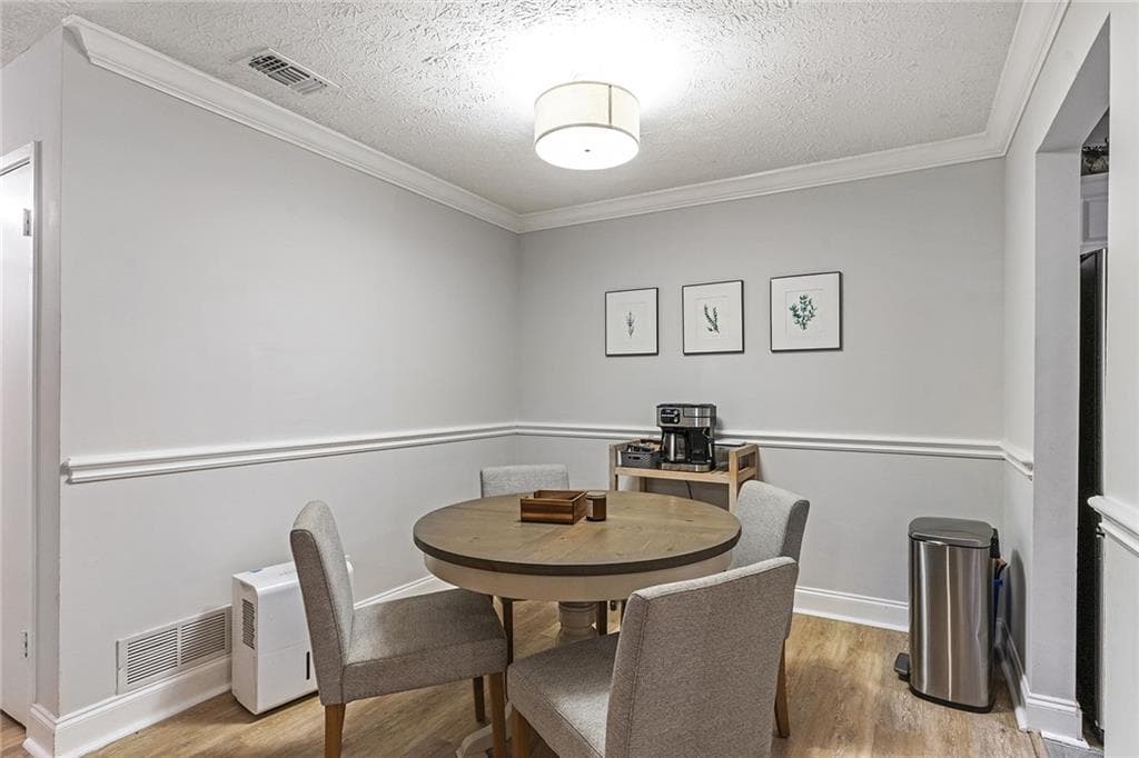 2 bedroom, 2 bathroom, 1,060 sq ft condominium for rent at 6800 Glenridge Drive 6820a, Atlanta, GA 30328 for $1,700 a month — photo 9