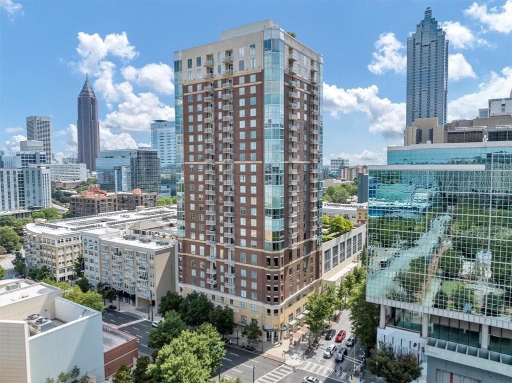 2 bedroom, 2 bathroom, 1,359 sq ft condominium for sale at 285 Centennial Olympic Park Drive 1104, Atlanta, GA 30313 — photo 4