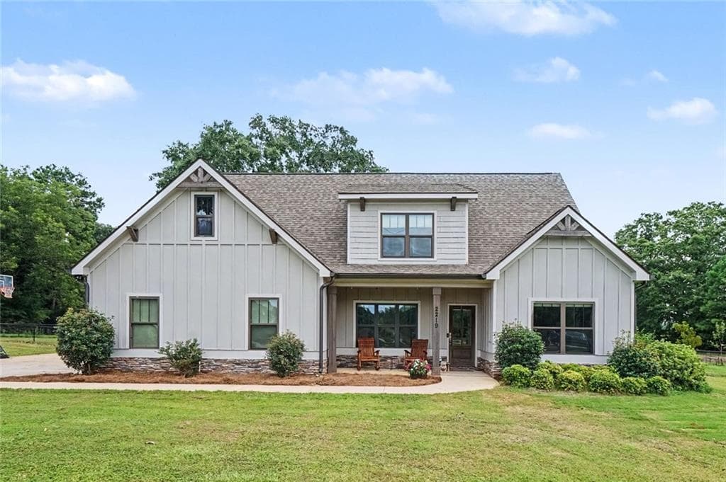 4 bedroom, 3 bathroom, 2,520 sq ft single family residence for sale at 2219 Greensboro Highway, Watkinsville, GA 30677 — photo 2