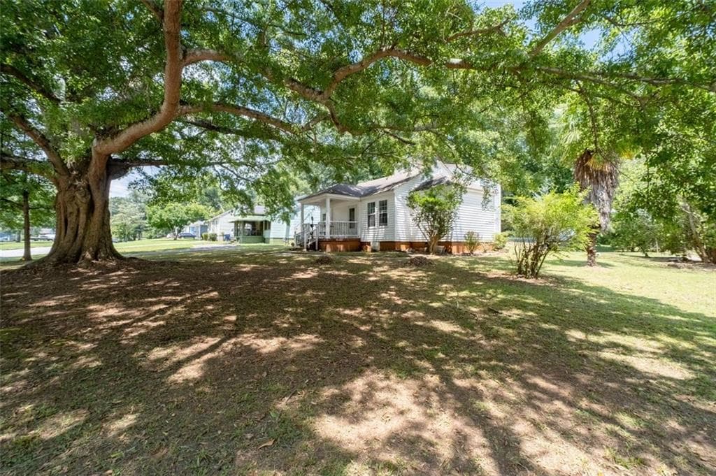 4 bedroom, 3 bathroom, 2,072 sq ft single family residence under contract at 2304 Jernigan Drive, Atlanta, GA 30315 — photo 3