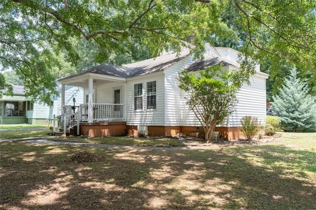 4 bedroom, 3 bathroom, 2,072 sq ft single family residence under contract at 2304 Jernigan Drive, Atlanta, GA 30315 — photo 4