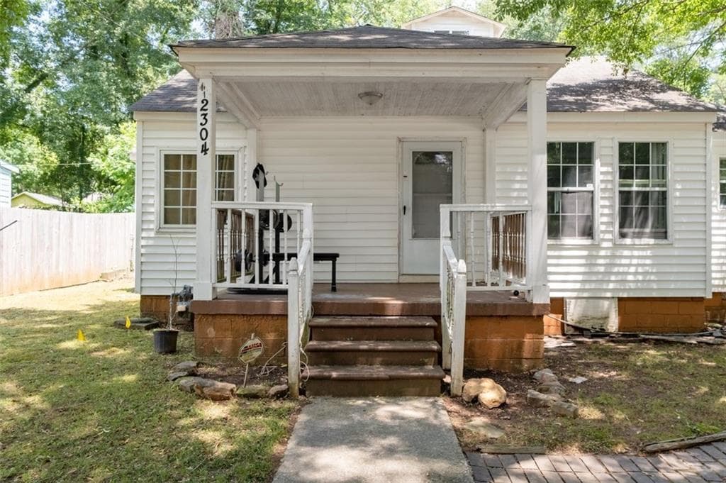 4 bedroom, 3 bathroom, 2,072 sq ft single family residence under contract at 2304 Jernigan Drive, Atlanta, GA 30315 — photo 6
