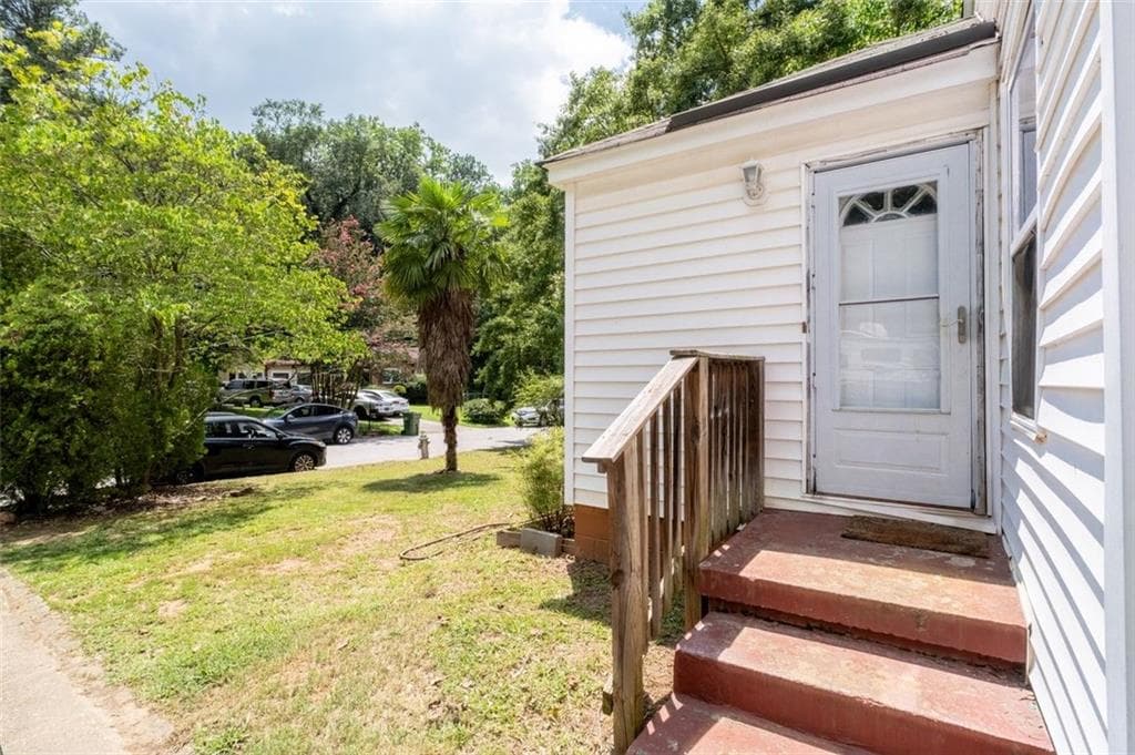 4 bedroom, 3 bathroom, 2,072 sq ft single family residence under contract at 2304 Jernigan Drive, Atlanta, GA 30315 — photo 9