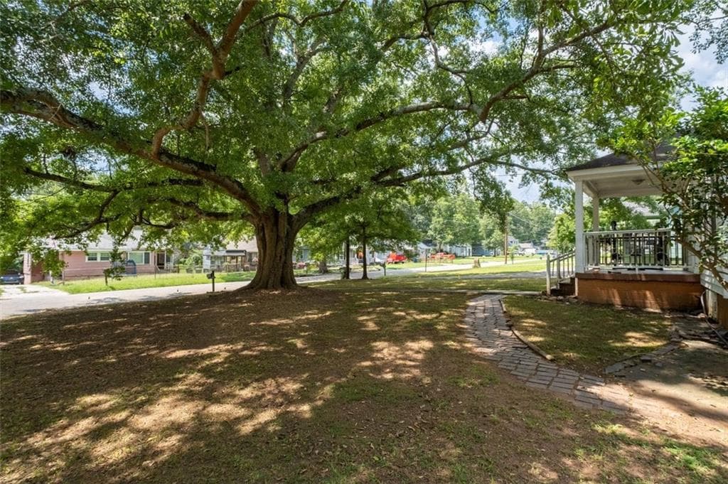 4 bedroom, 3 bathroom, 2,072 sq ft single family residence under contract at 2304 Jernigan Drive, Atlanta, GA 30315 — photo 10