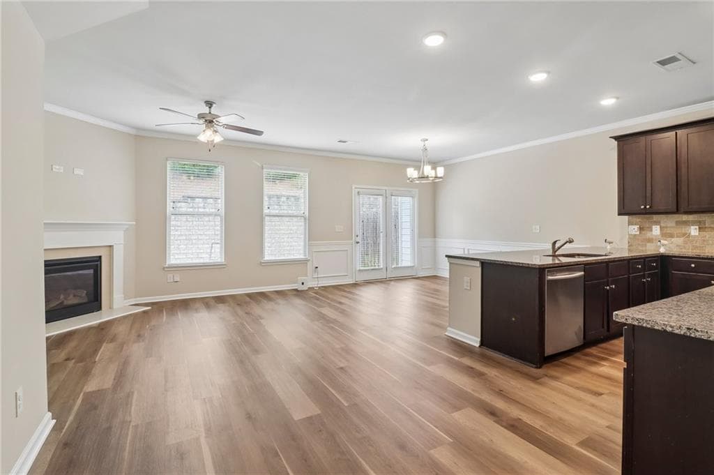 4 bedroom, 3 bathroom, 1,942 sq ft townhouse for sale at 2714 Shetley Creek Drive, Norcross, GA 30071 — photo 6