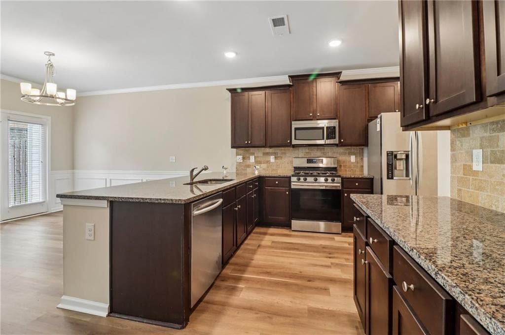 4 bedroom, 3 bathroom, 1,942 sq ft townhouse for sale at 2714 Shetley Creek Drive, Norcross, GA 30071 — photo 3