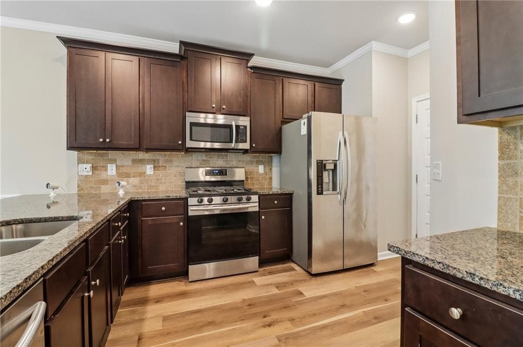 4 bedroom, 3 bathroom, 1,942 sq ft townhouse for sale at 2714 Shetley Creek Drive, Norcross, GA 30071 — photo 5