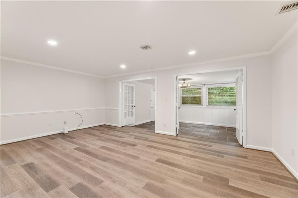 2 bedroom, 2 bathroom, 1,200 sq ft condominium under contract at 167 Maribeau Square, Atlanta, GA 30327 — photo 3