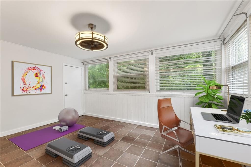 2 bedroom, 2 bathroom, 1,200 sq ft condominium under contract at 167 Maribeau Square, Atlanta, GA 30327 — photo 4