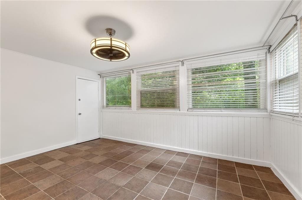 2 bedroom, 2 bathroom, 1,200 sq ft condominium under contract at 167 Maribeau Square, Atlanta, GA 30327 — photo 5