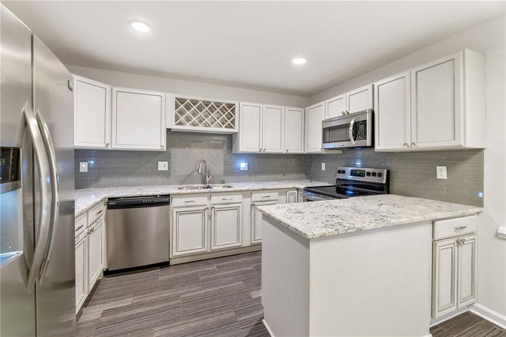 2 bedroom, 2 bathroom, 1,200 sq ft condominium under contract at 167 Maribeau Square, Atlanta, GA 30327 — photo 10