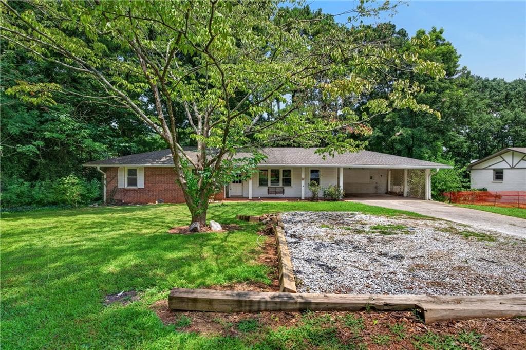 3 bedroom, 2 bathroom, 1,435 sq ft single family residence for sale at 210 Cumming Street, Alpharetta, GA 30009 — photo 2