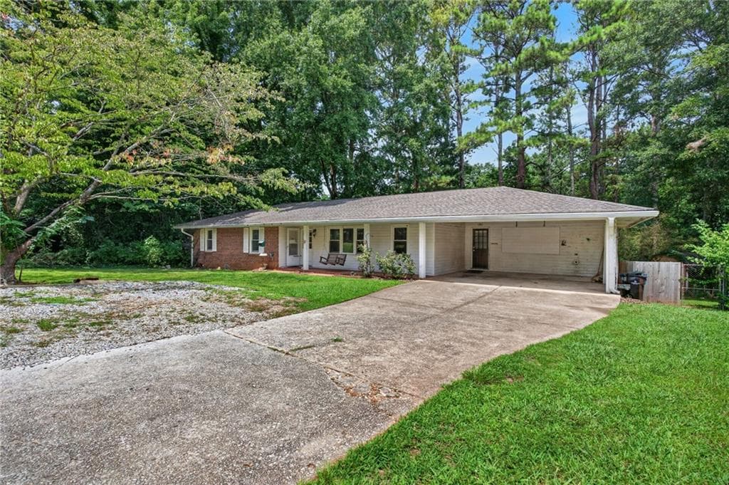 3 bedroom, 2 bathroom, 1,435 sq ft single family residence for sale at 210 Cumming Street, Alpharetta, GA 30009 — photo 3