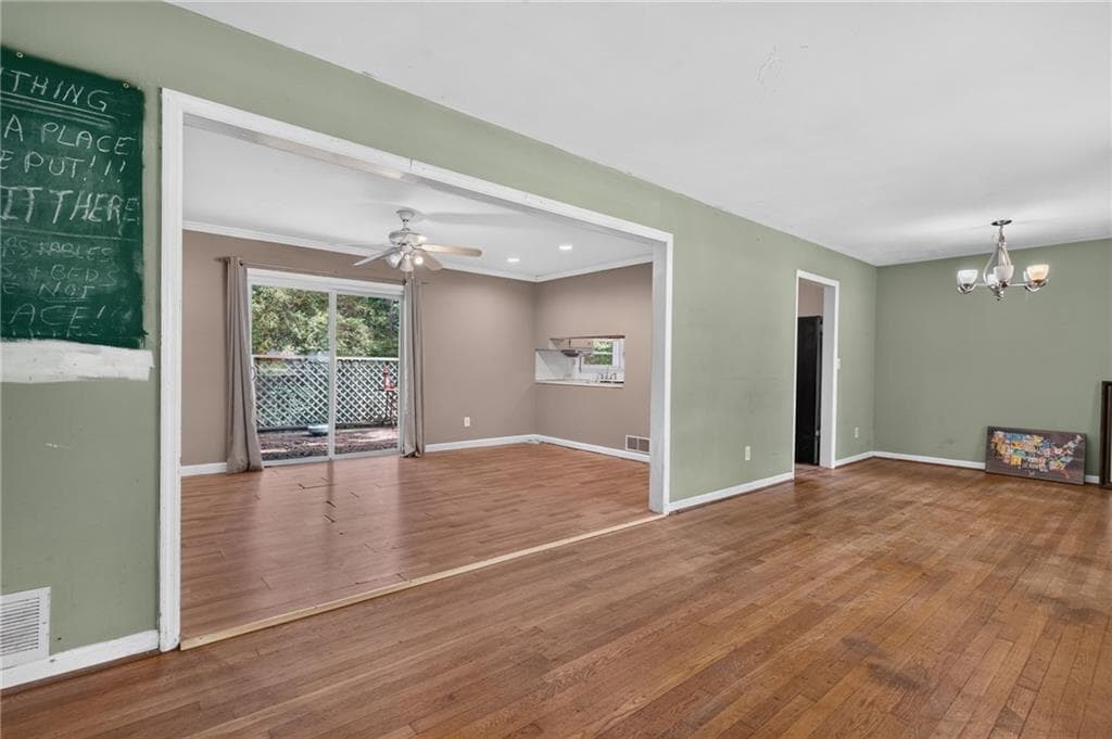 3 bedroom, 2 bathroom, 1,435 sq ft single family residence for sale at 210 Cumming Street, Alpharetta, GA 30009 — photo 4