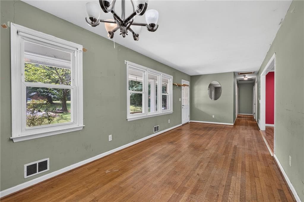 3 bedroom, 2 bathroom, 1,435 sq ft single family residence for sale at 210 Cumming Street, Alpharetta, GA 30009 — photo 6