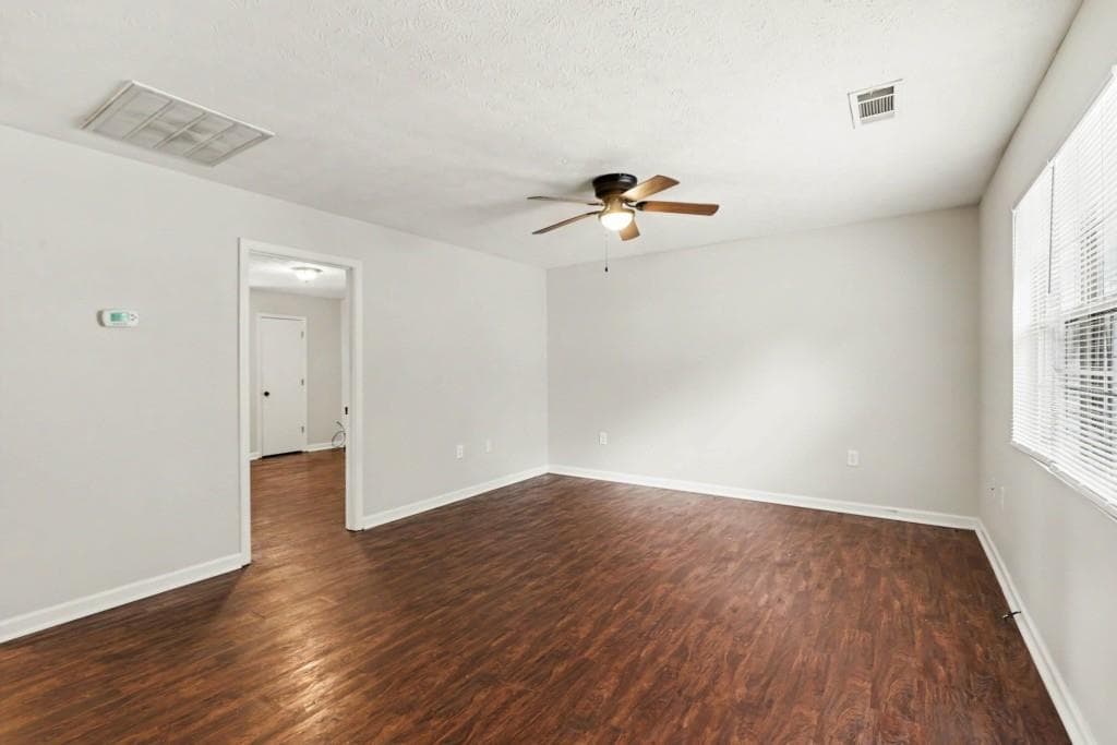 2 bedroom, 1 bathroom, 828 sq ft townhouse under contract at 209 E WILSON Street 91, Villa Rica, GA 30180 — photo 4