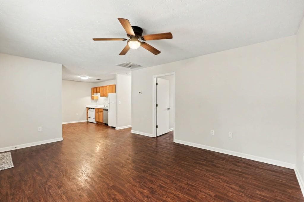 2 bedroom, 1 bathroom, 828 sq ft townhouse under contract at 209 E WILSON Street 91, Villa Rica, GA 30180 — photo 6