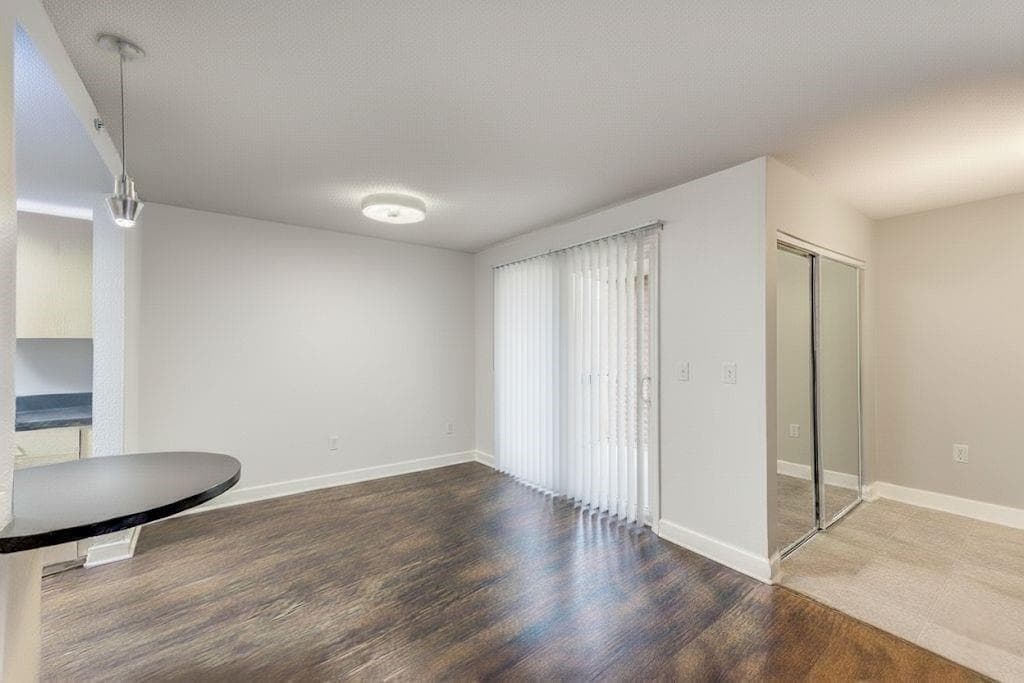 2 bedroom, 1 bathroom, 790 sq ft condominium for sale at 381 Ralph McGill Boulevard E, Atlanta, GA 30312 — photo 5