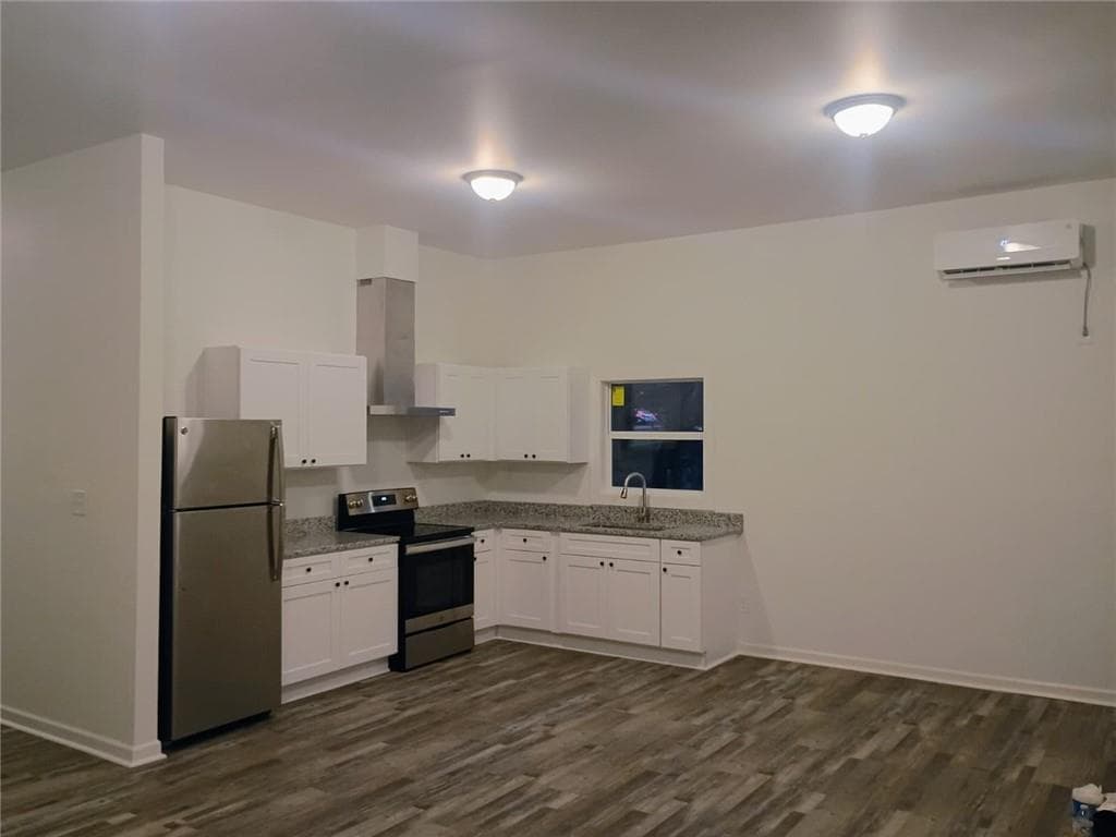 3 bedroom, 2 bathroom, 906 sq ft single family residence for sale at 2 Smith Road, Newnan, GA 30263 — photo 5