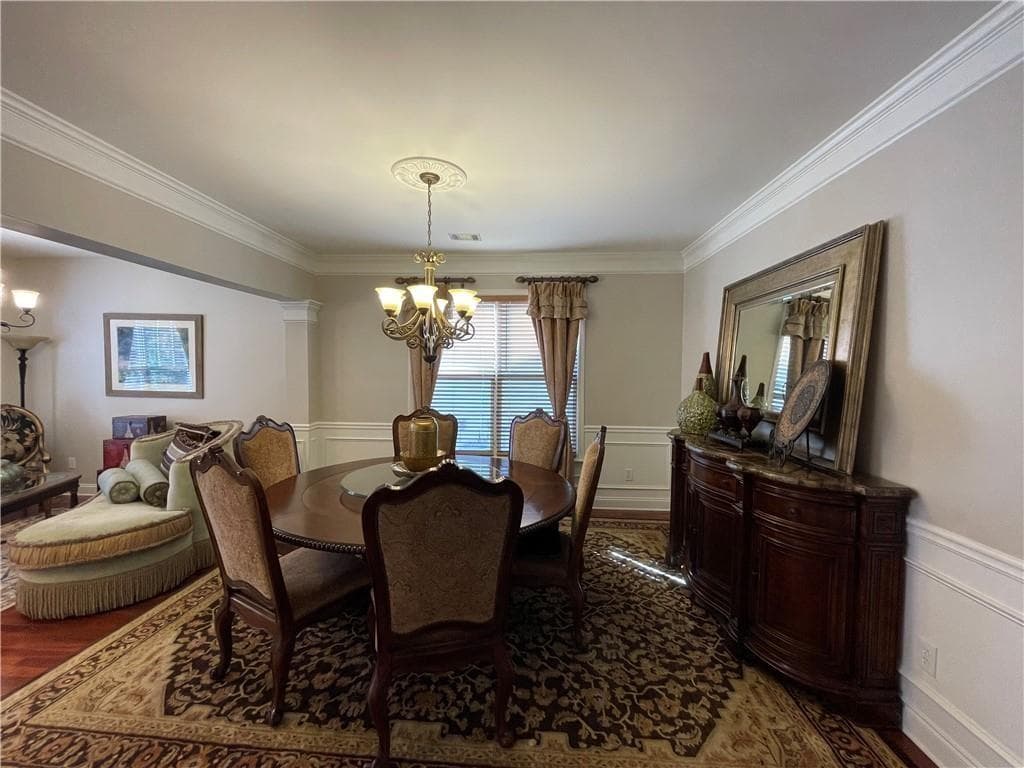 5 bedroom, 3 bathroom, 3,536 sq ft single family residence for rent at 5775 White Creek Run, Cumming, GA 30040 for $3,000 a month — photo 3