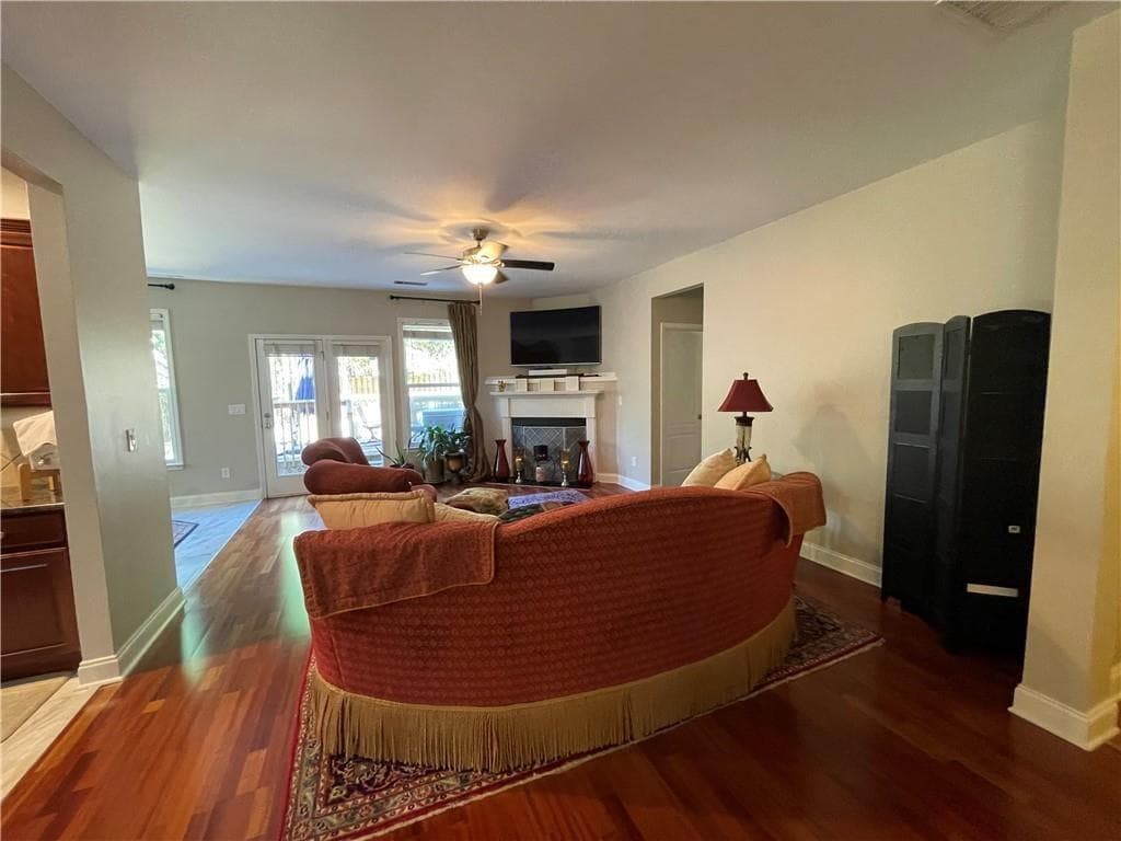 5 bedroom, 3 bathroom, 3,536 sq ft single family residence for rent at 5775 White Creek Run, Cumming, GA 30040 for $3,000 a month — photo 4